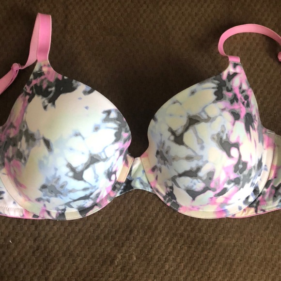 Victoria’s Secret PINK Bras - Picture 3 of 5